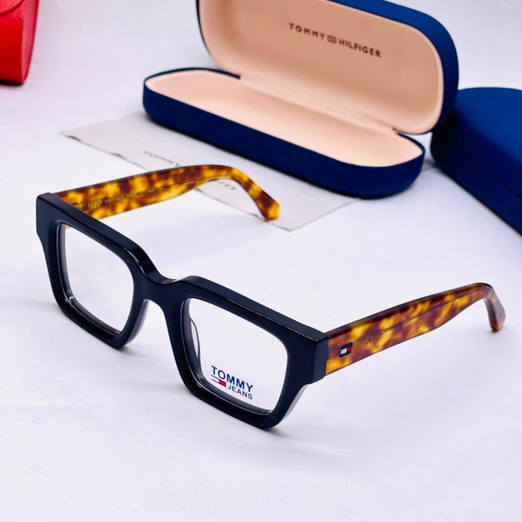 THF25632 Animal Skin and Black Frame